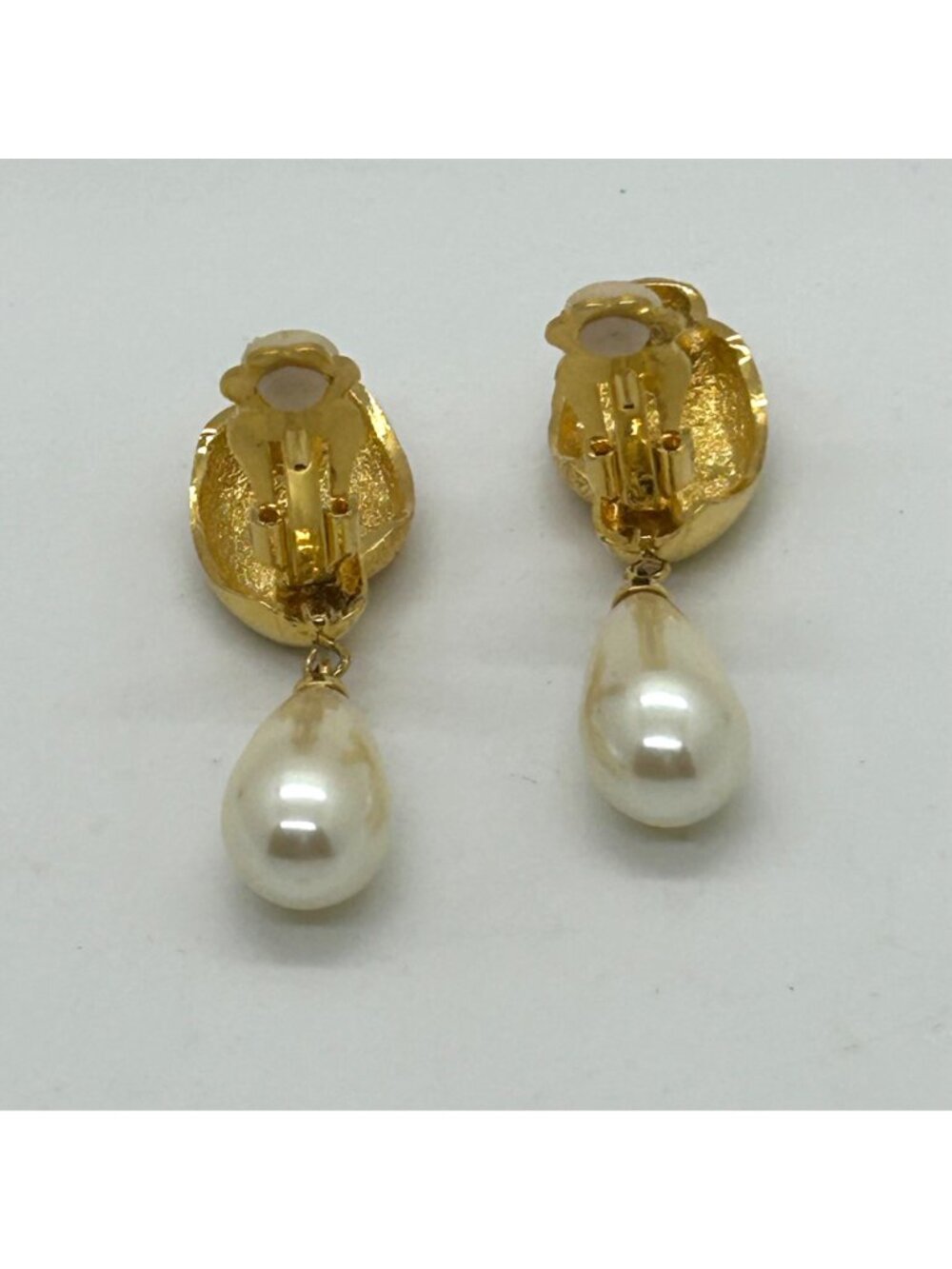Vintage Faux Pearl Teardrop Earrings Marvella Gold-Tone Clip-On Elegant Bridal - Picture 8 of 12
